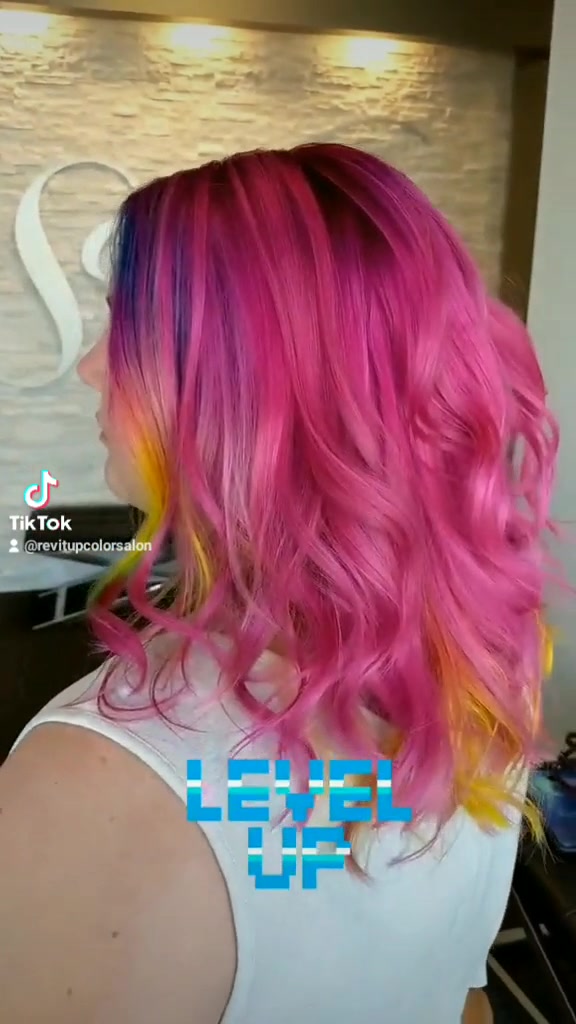@KAYLA / Hair Colorist / SC