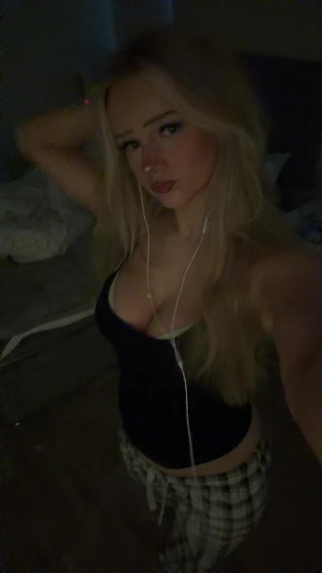 @annie ⭒˚.⋆
