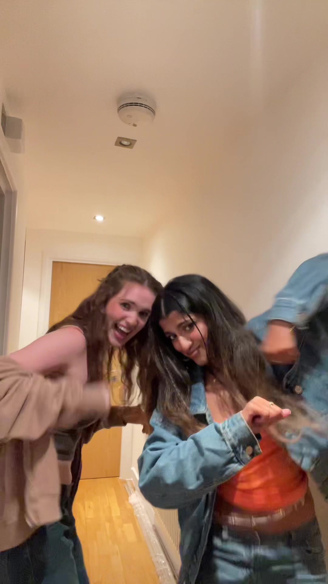 @Shangavi | med + dance