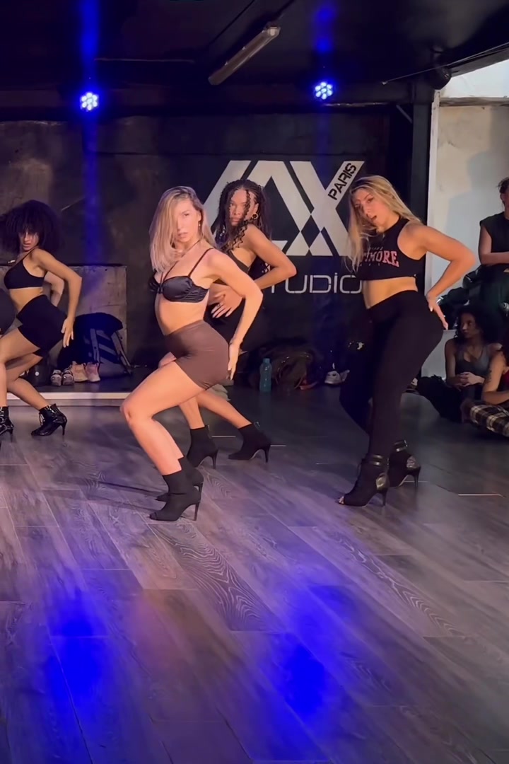 @Julie Ruzafa