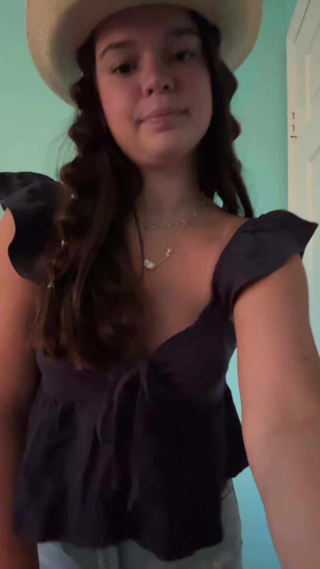 @Sasha._.08
