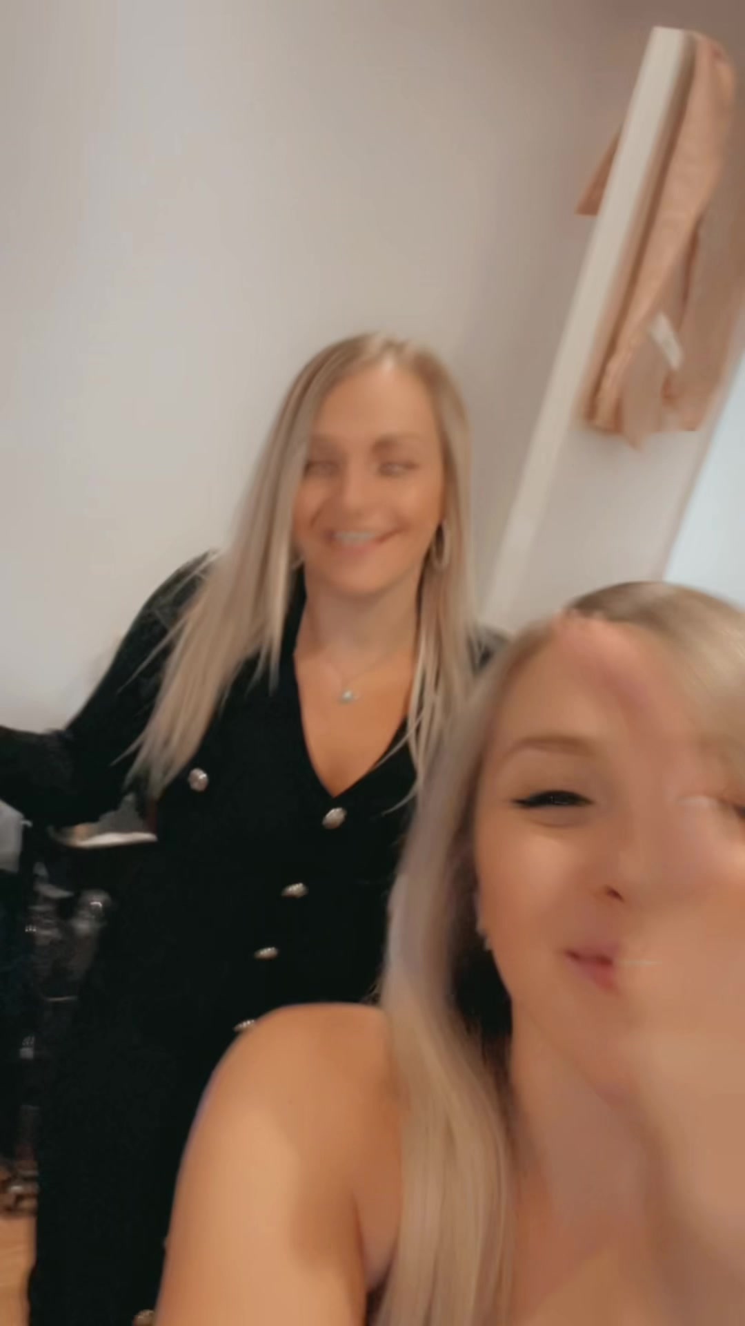 @Hollyyy