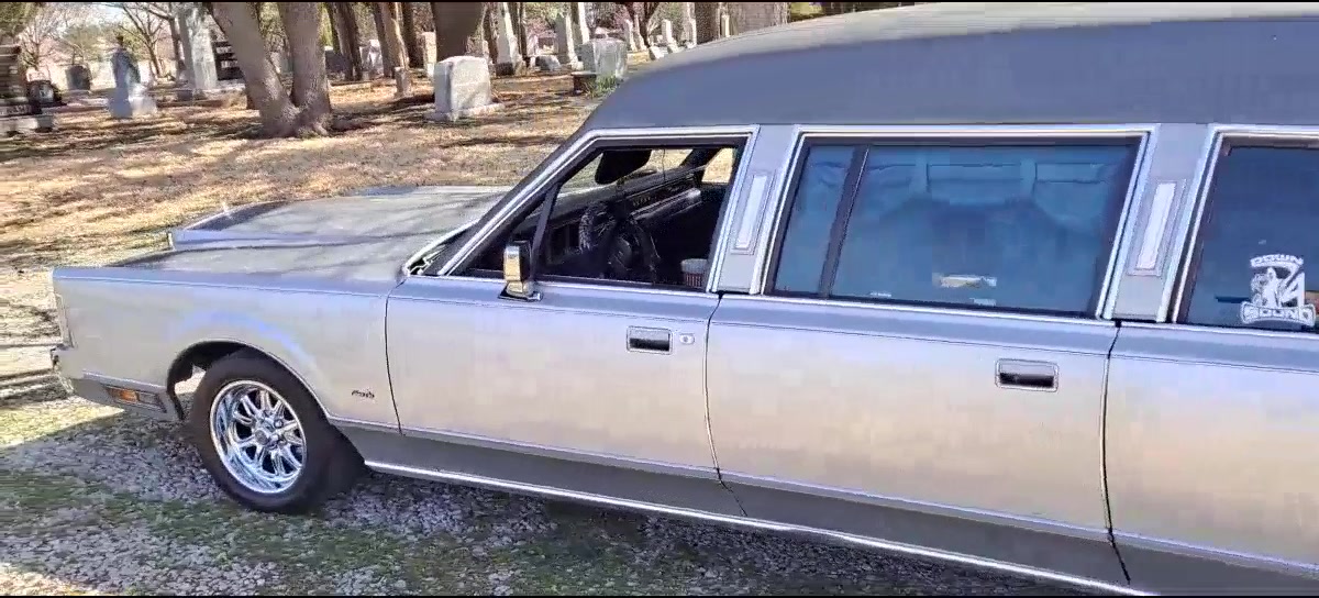 @thesilverphantomhearse