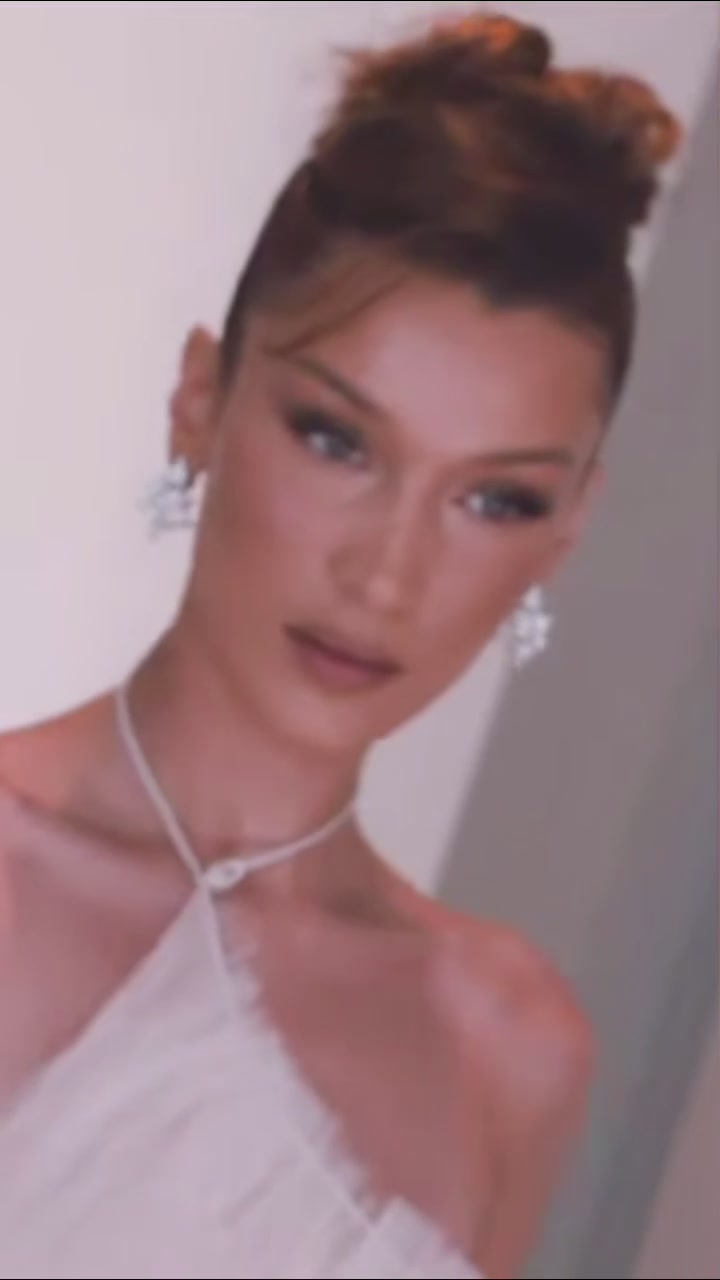 @Bella Hadid
