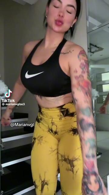 @Mariangl1