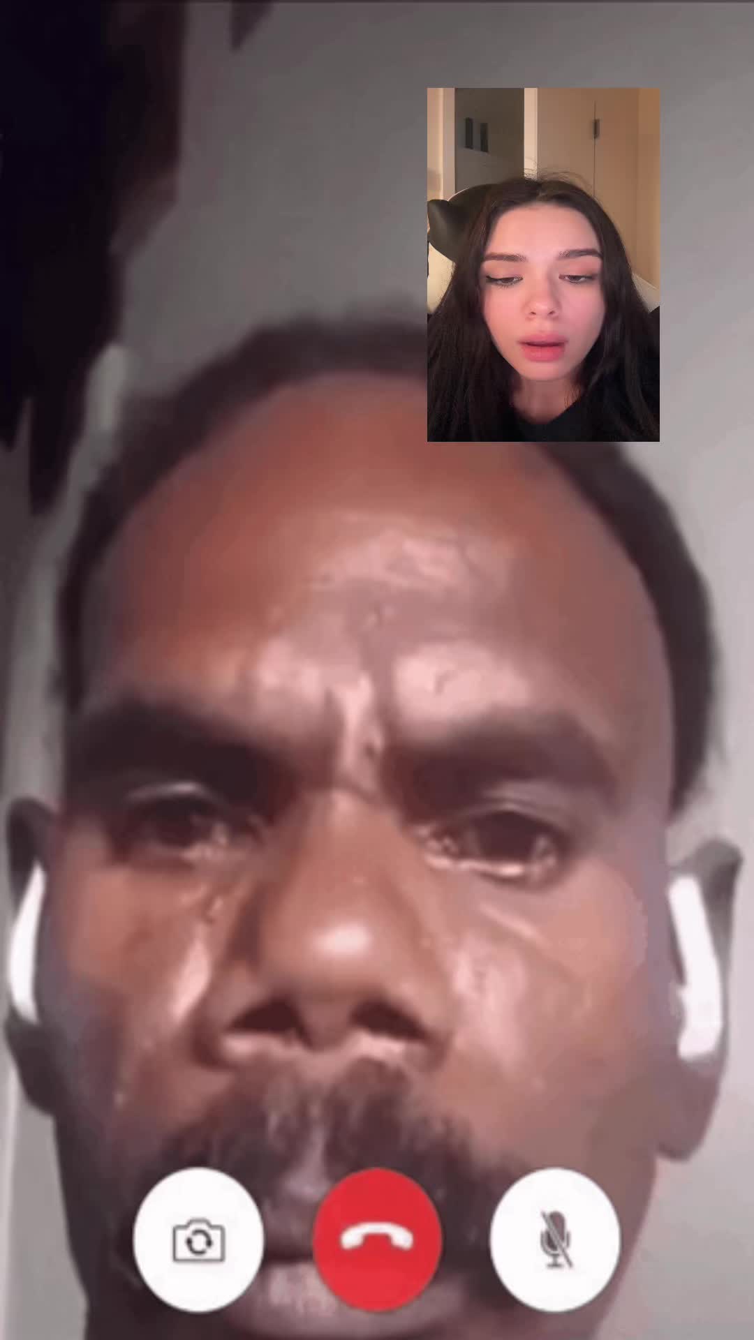 @Годнес