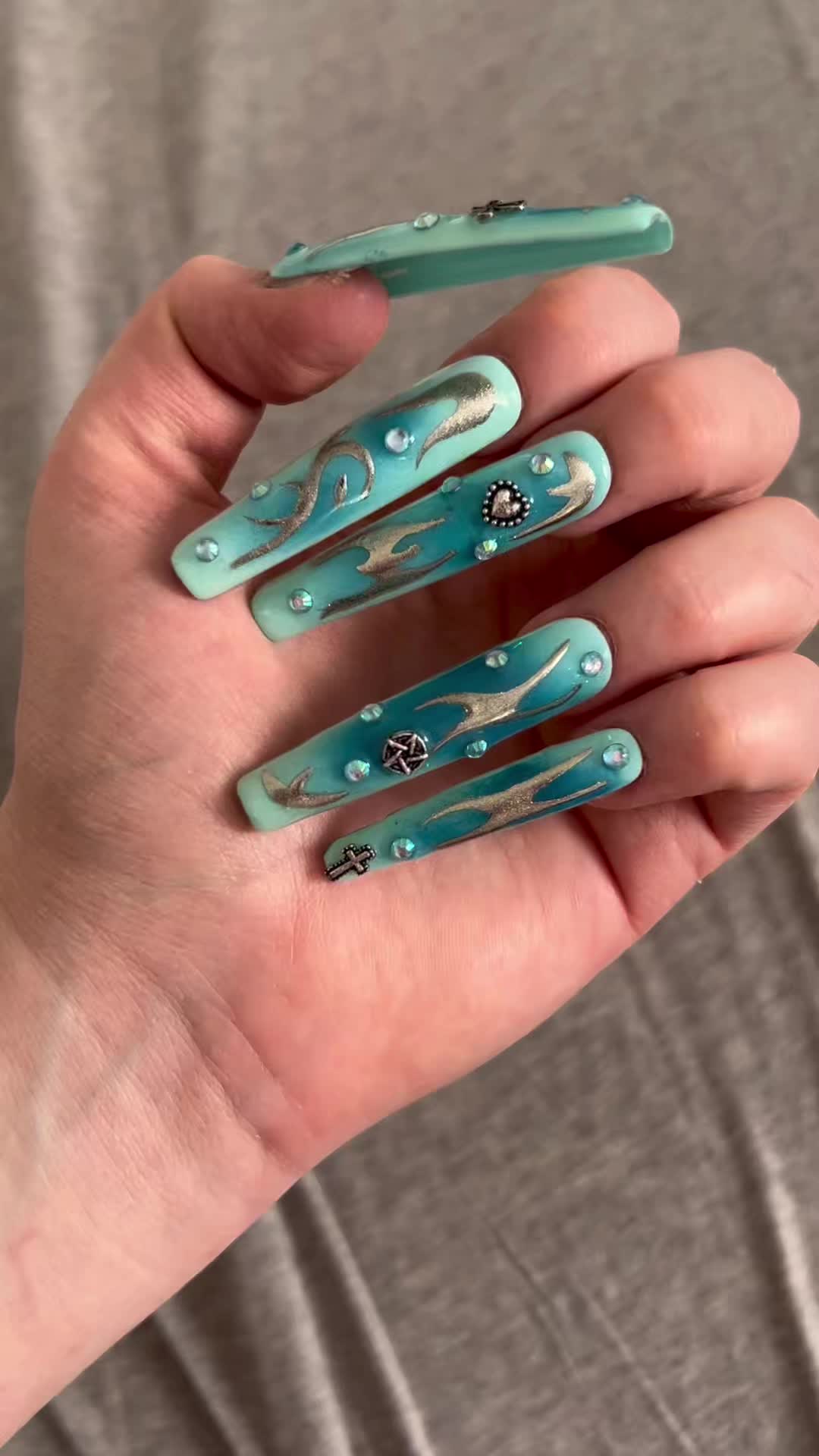 @russianclaws