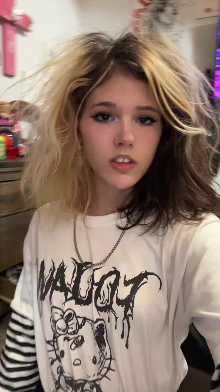 @🤡_Peek_A_Boo_🤡