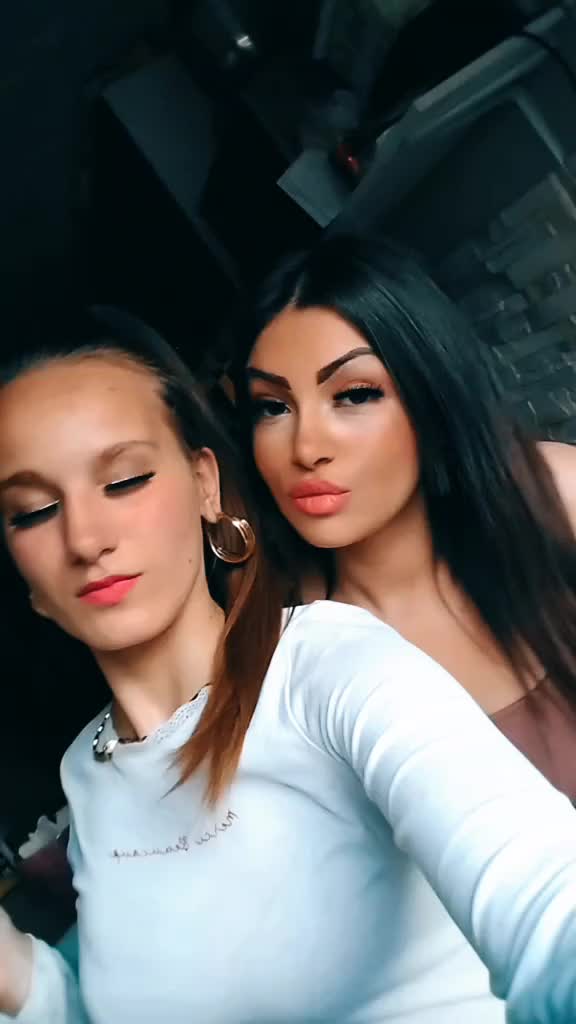 @V.Vikt&oacute;ria💋