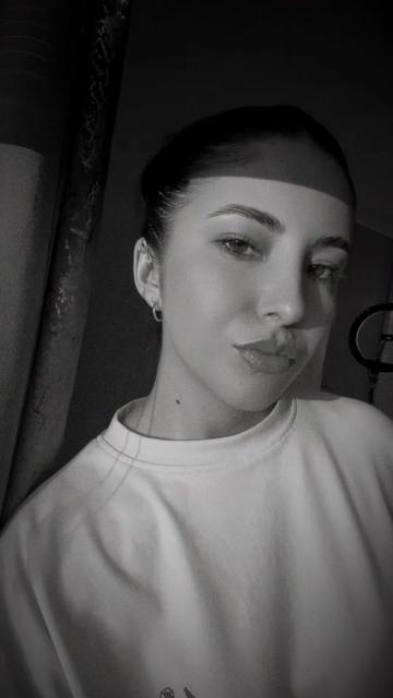 @Violeta Elena