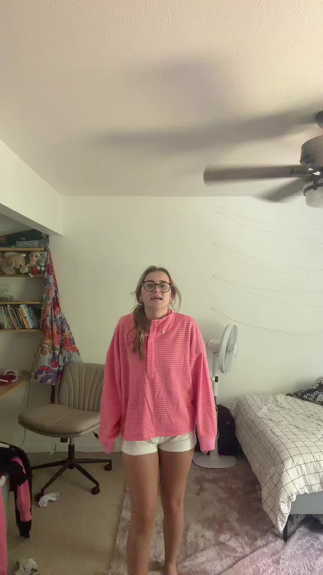 @🦄