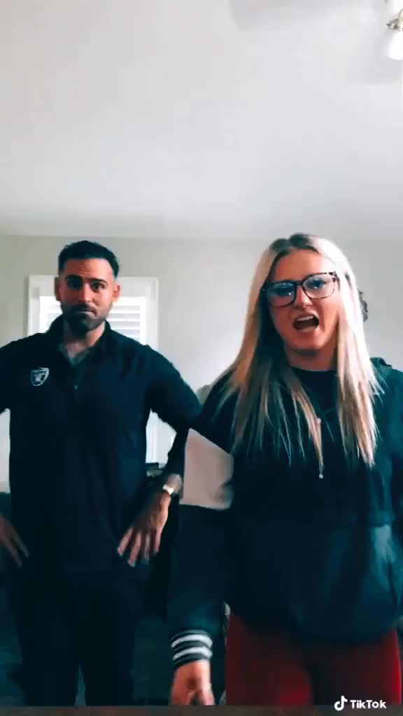 @nicky_bondz