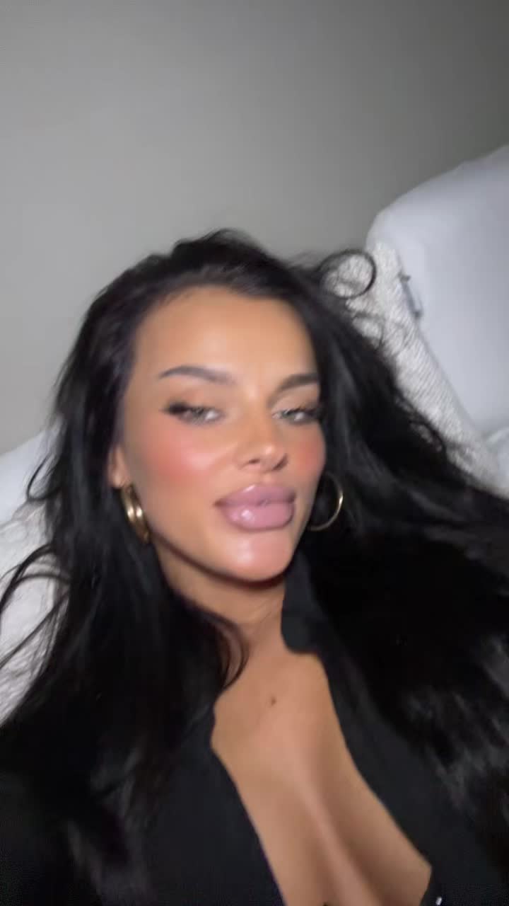 @Dona_Hoxhaa