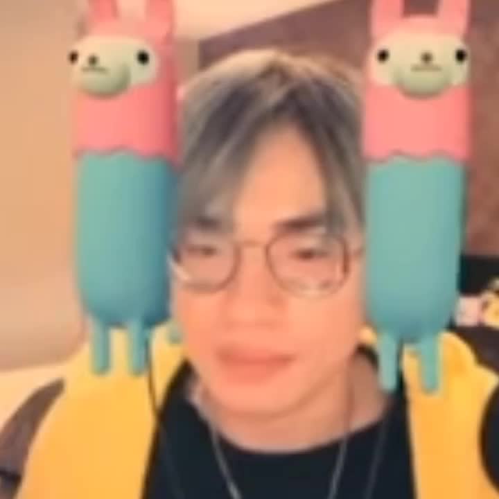 @Mewanieಠ◡ಠ