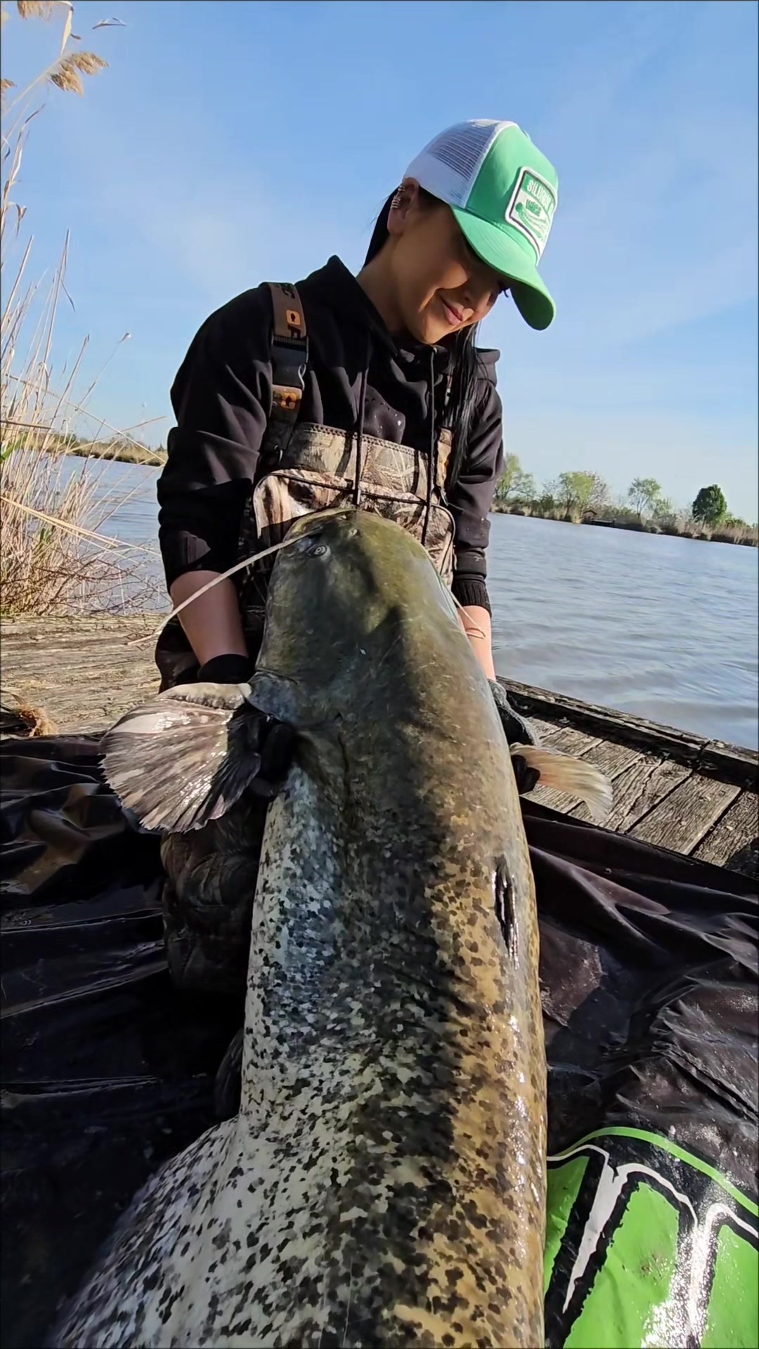 @Erika_fishing💚🖤