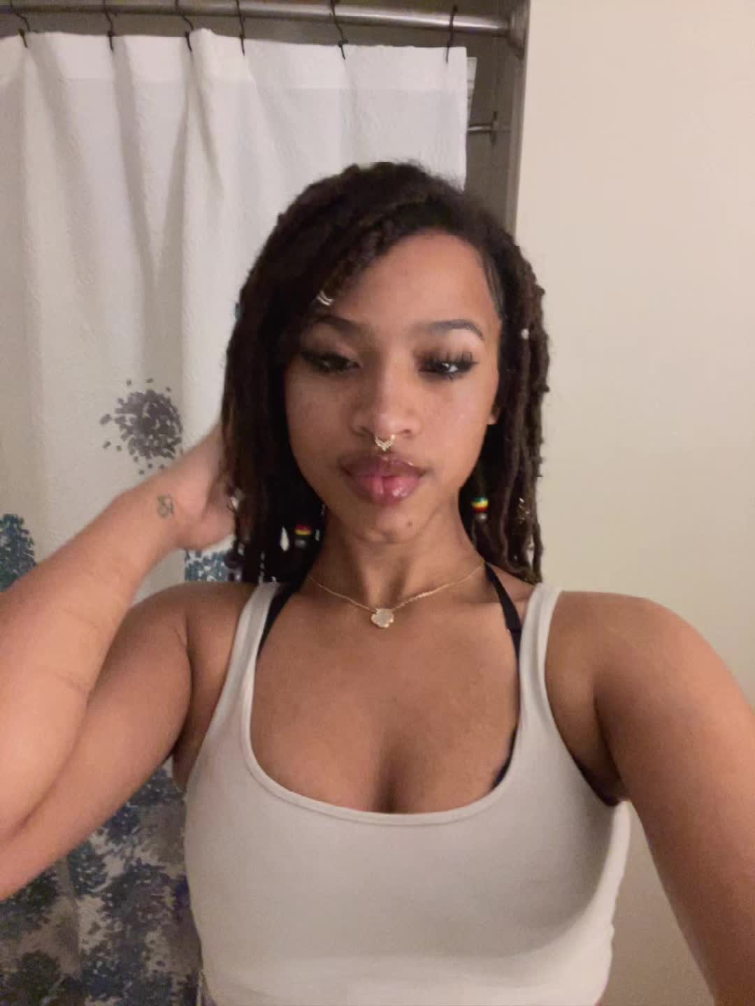 @mizvenuz