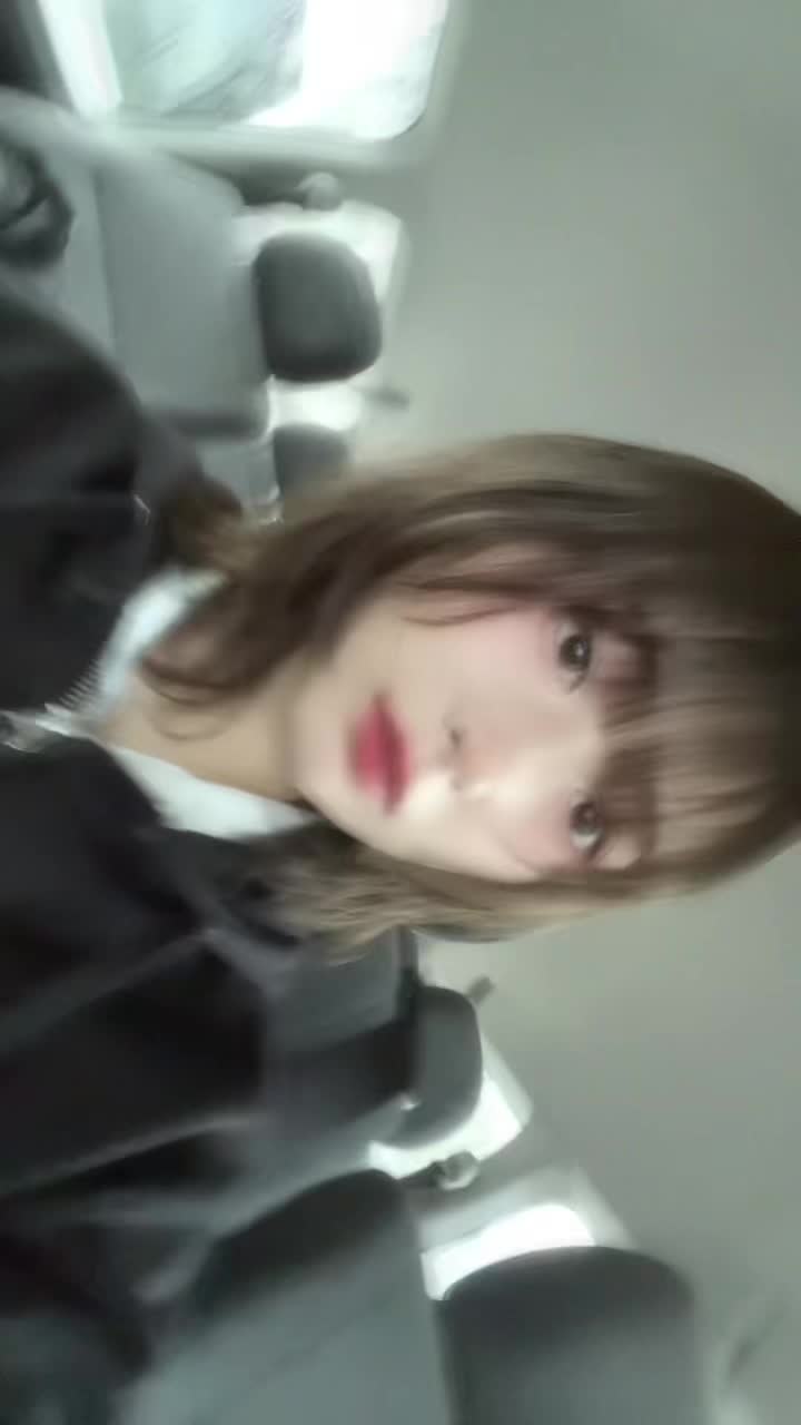 @柚来しいな