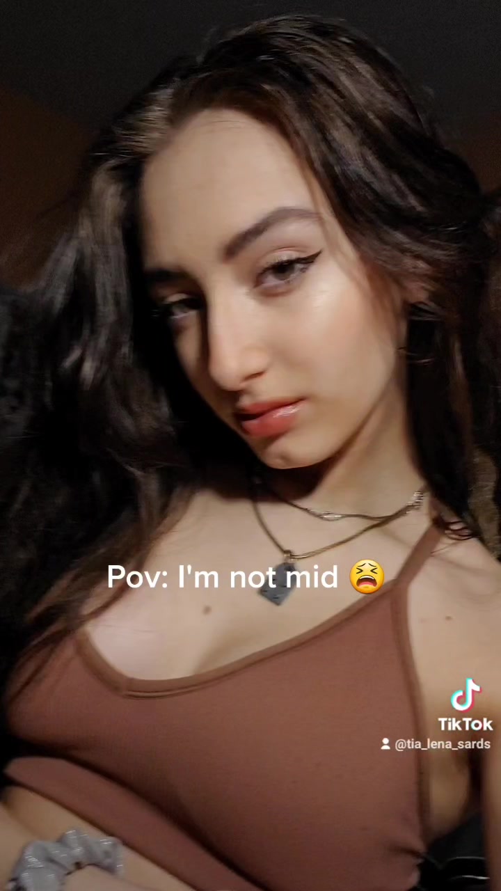 @Tia_Lena