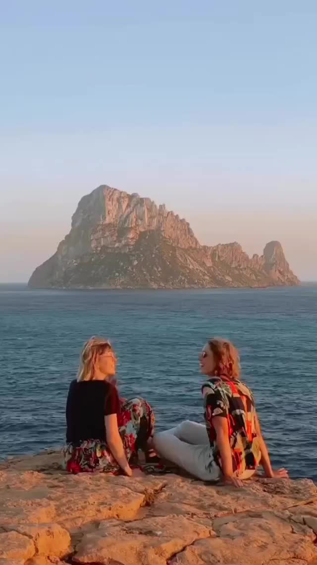 @The rainbow 🌈 lounge
