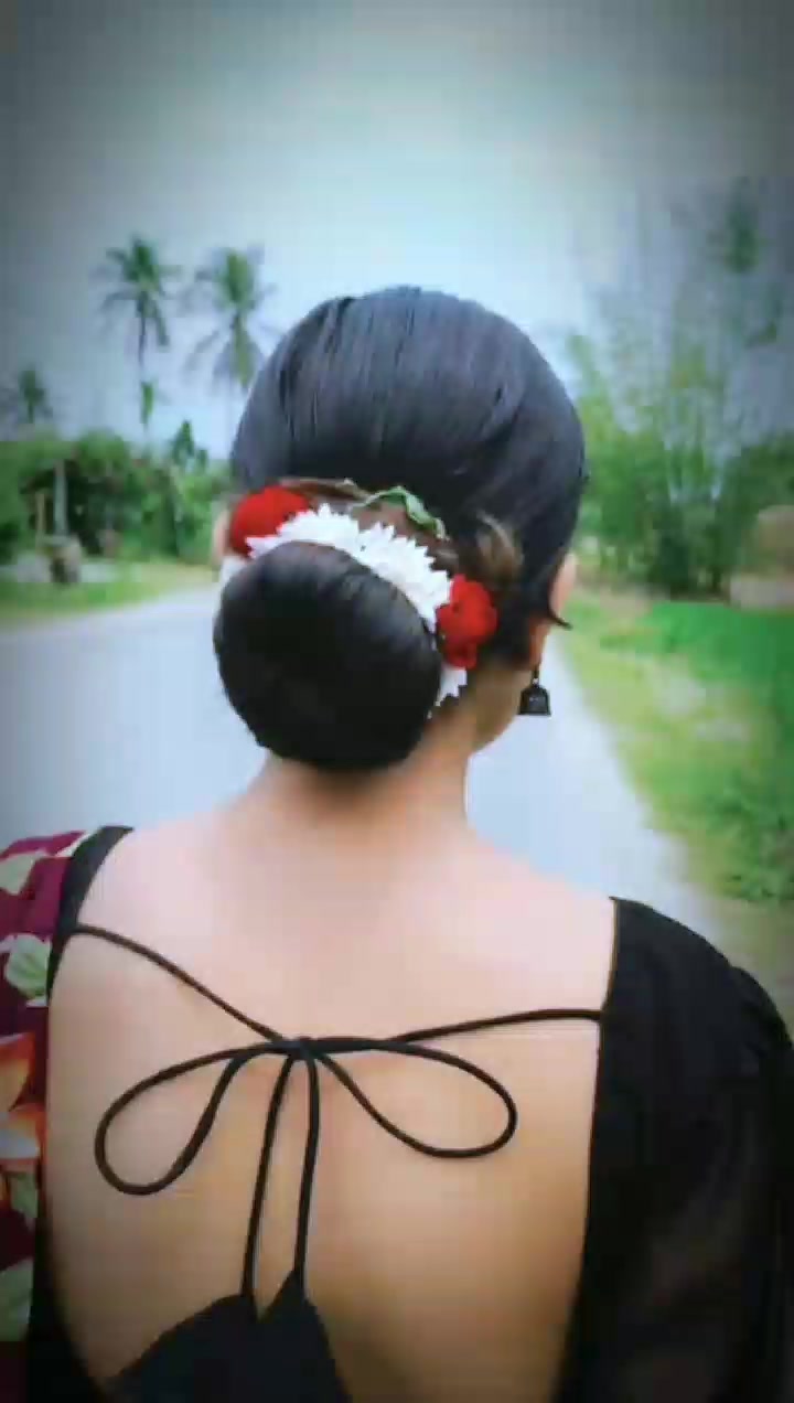 @Neeshaa_🎀