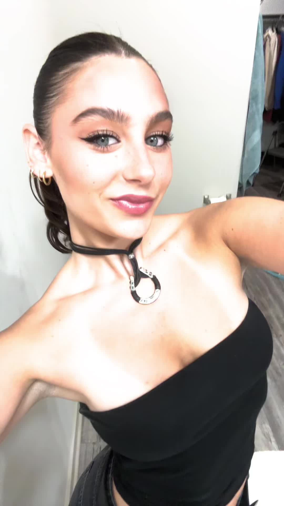 @😎