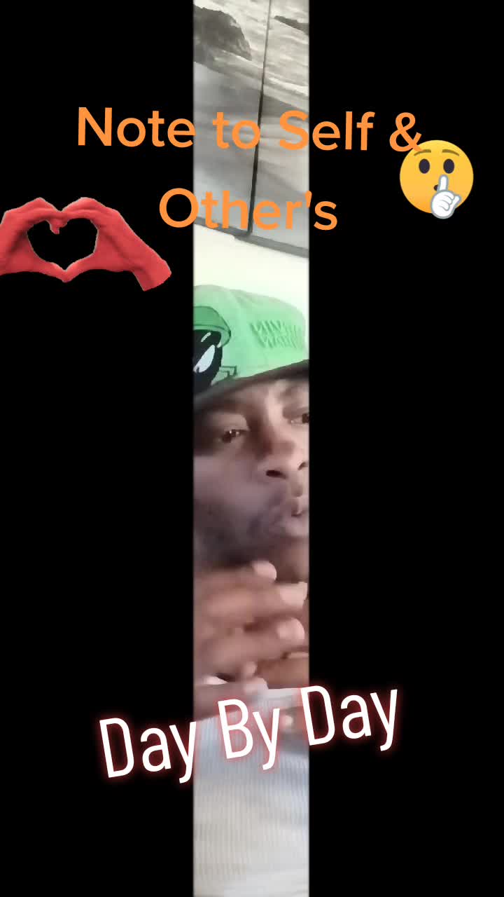 @QGibson 🐼🌈🎵💙 🦄 🧩 🧷 🐷