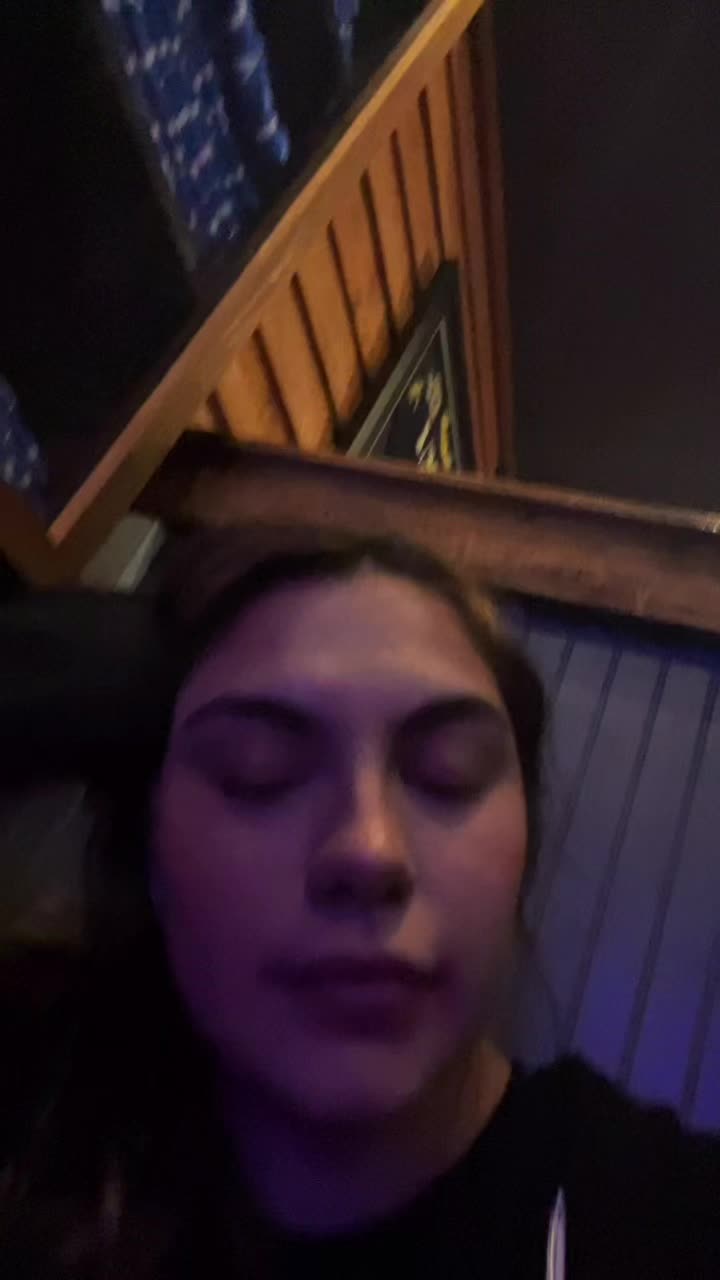 @zujelizvenegas