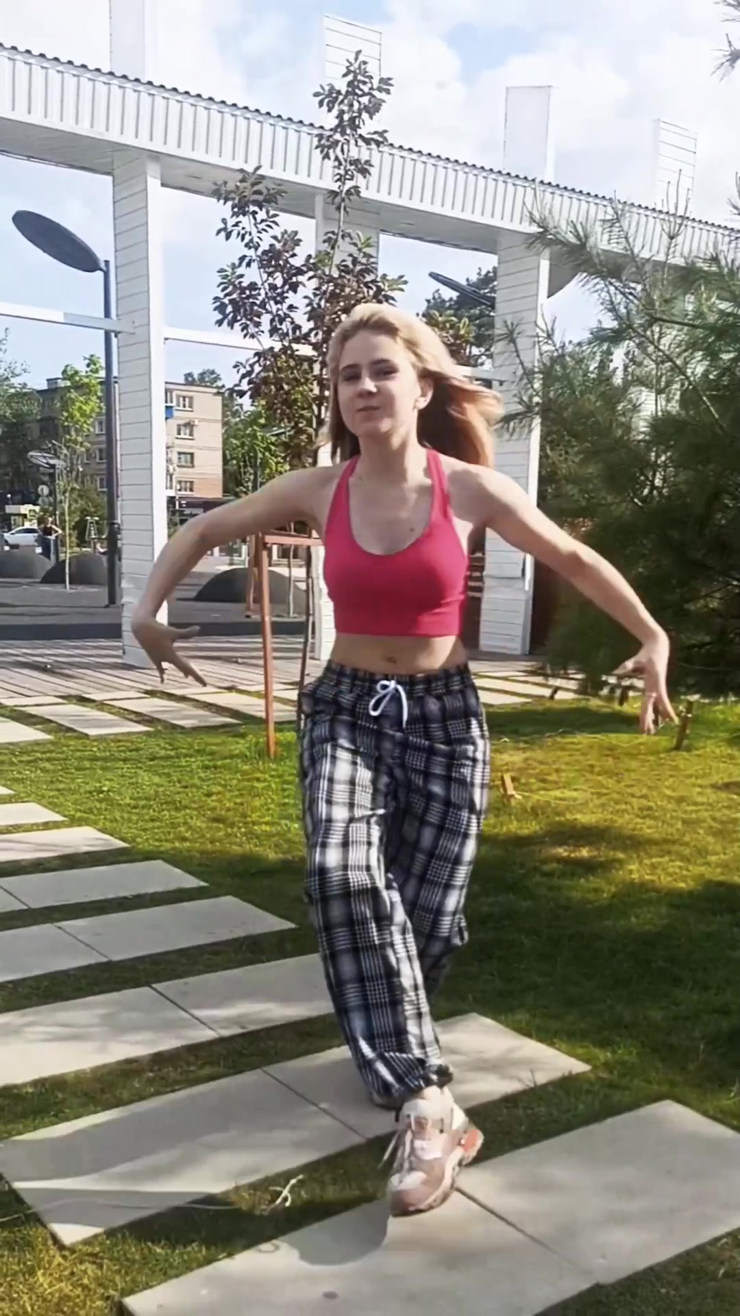 @yaninock