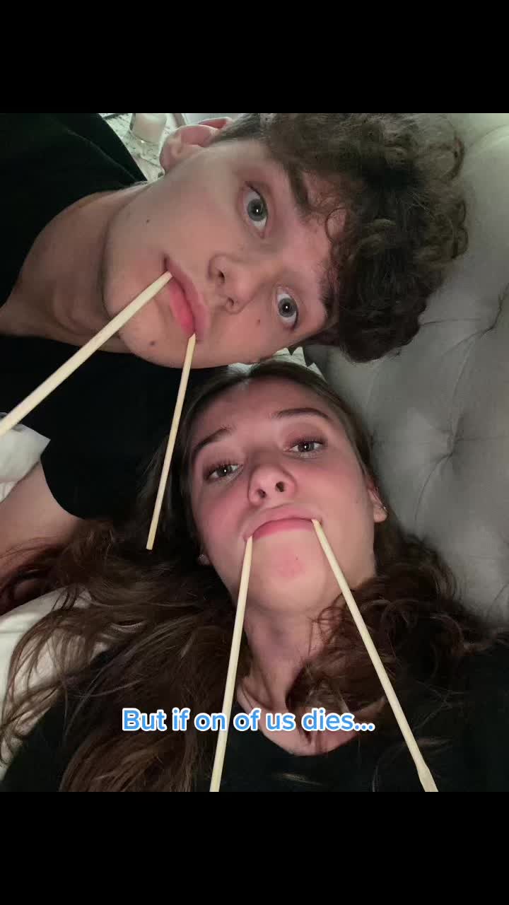 @JustRebecca_Ave