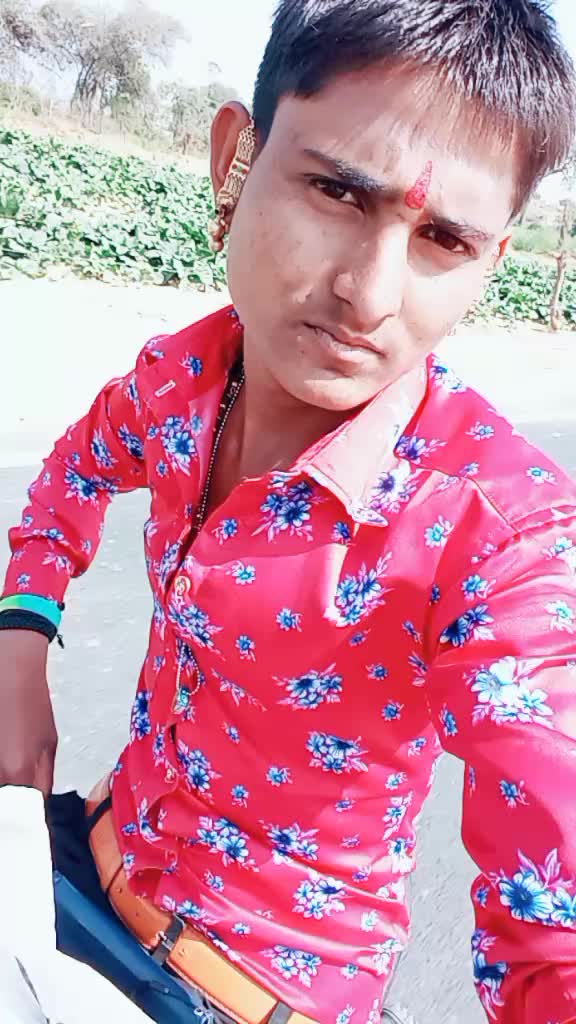 @7046273674