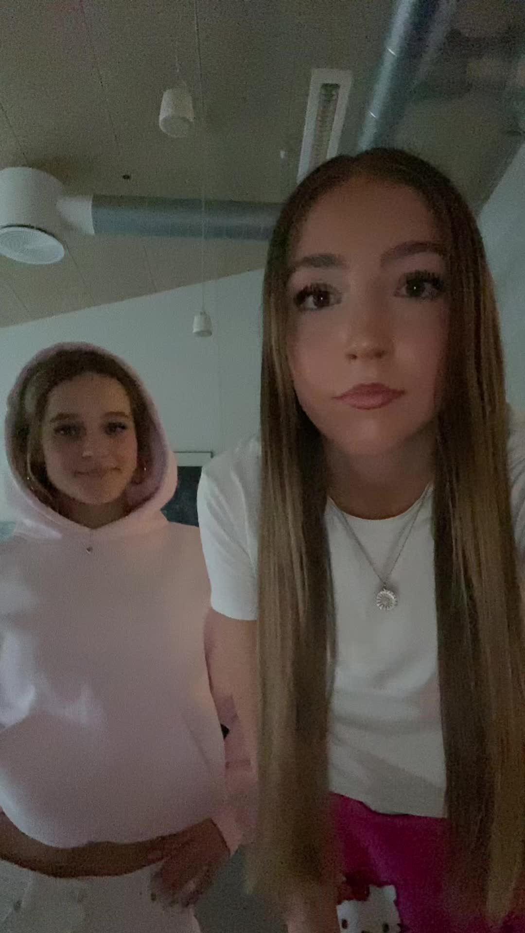 @Isabella