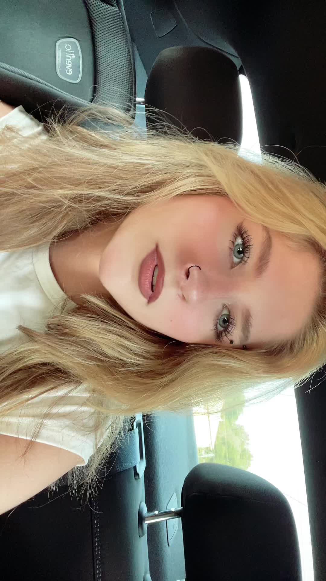 @hailee_m_bell