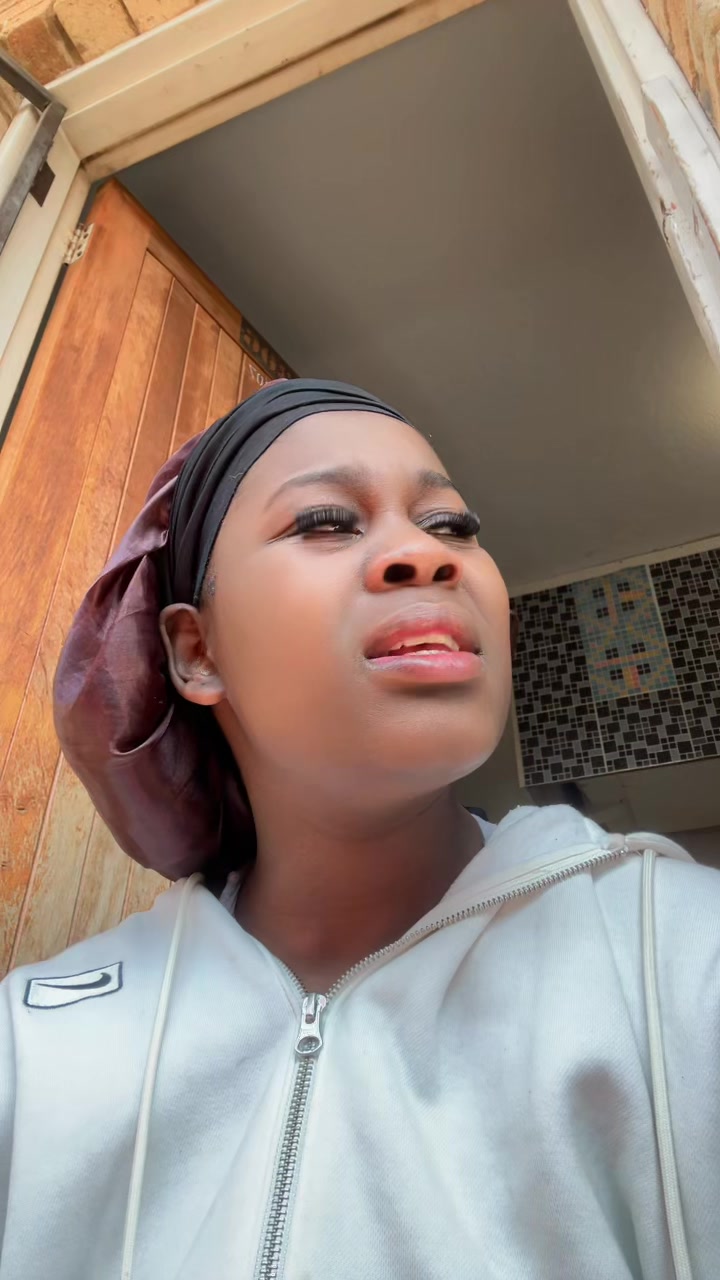 @MakaGuccikay1owes2akekho