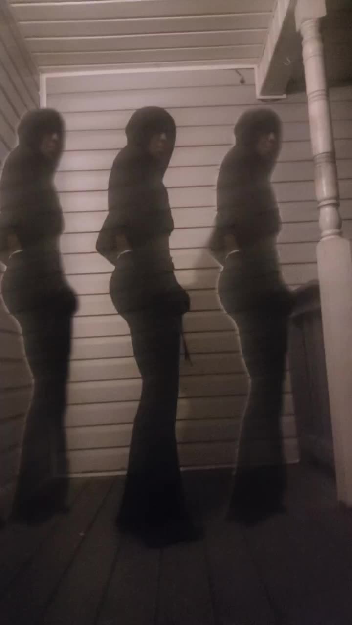 @AlienGoddess👽