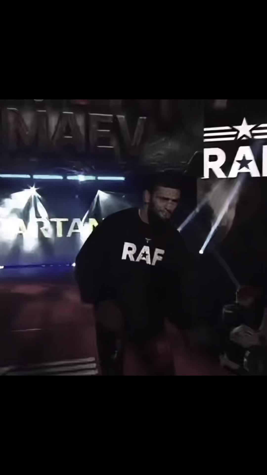 @w r e s t l e r 🤼♂️