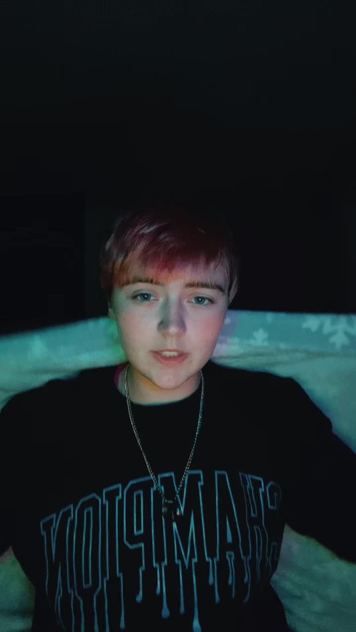 @Bella🏳️&zwj;🌈