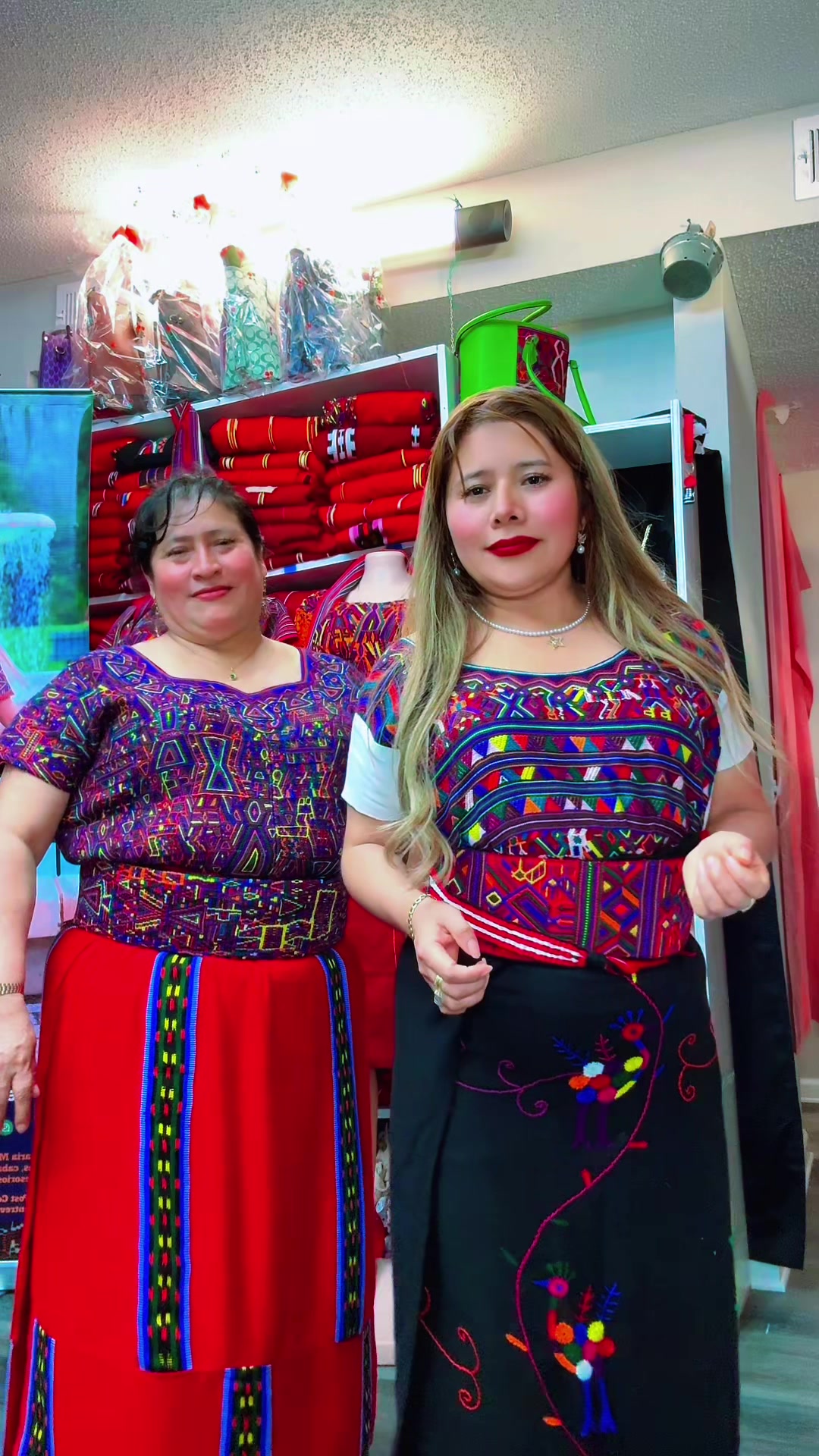 @Elena De León
