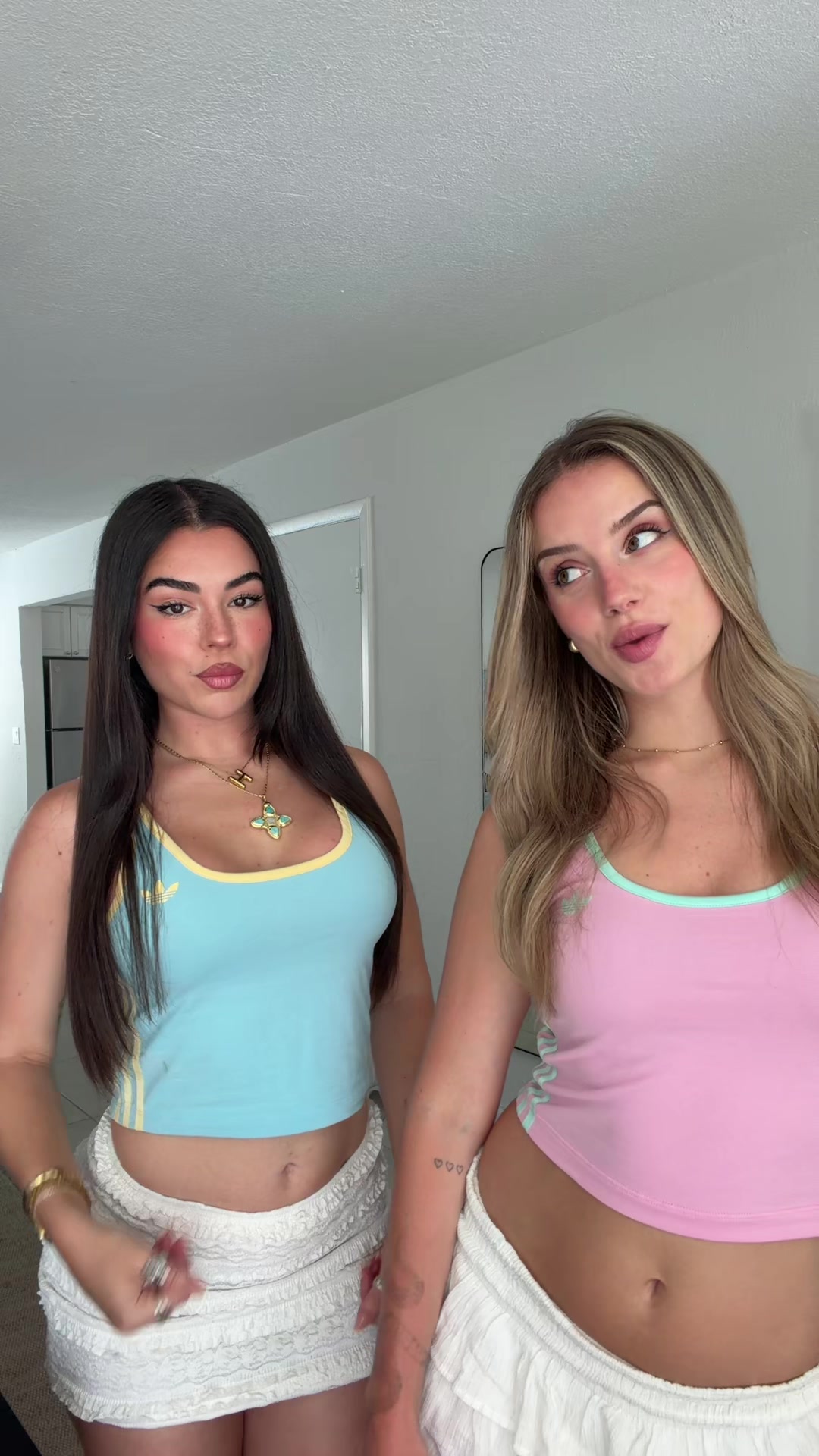 @LIA SIKORA