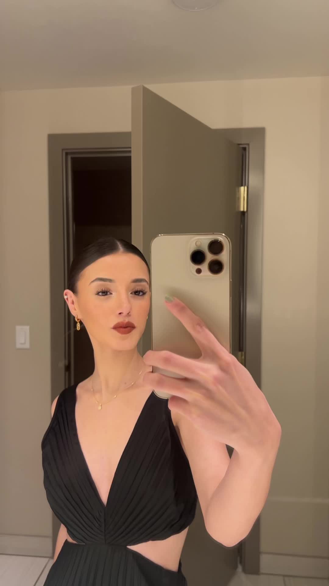 @themisflores