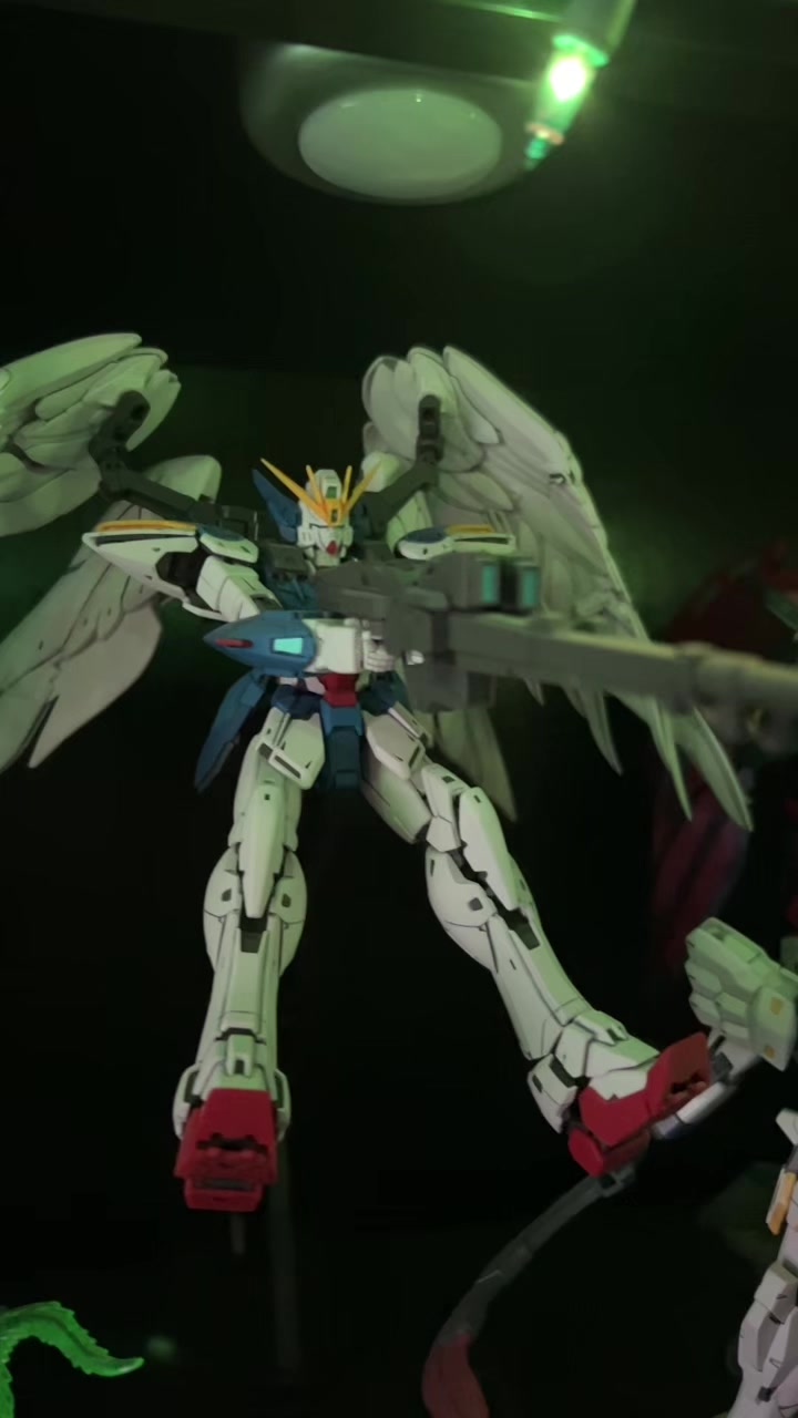 @GunplaDeimos