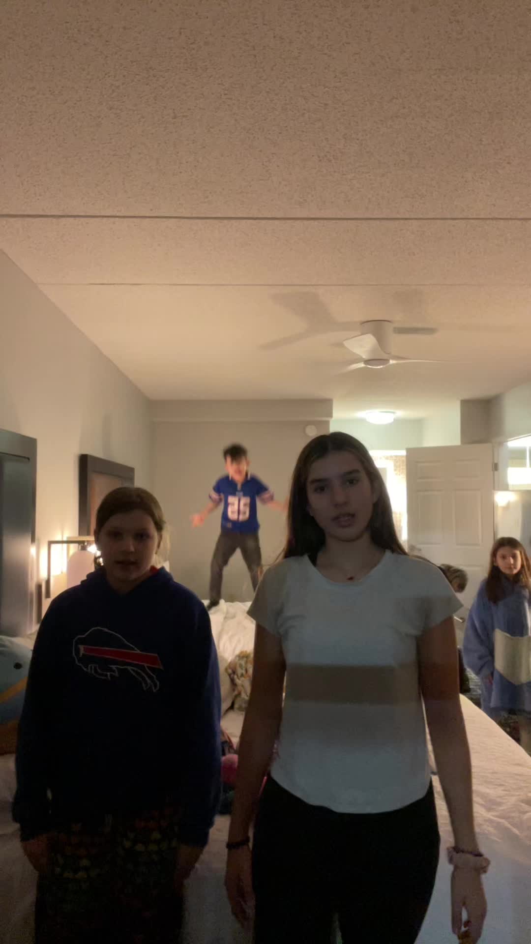 @️