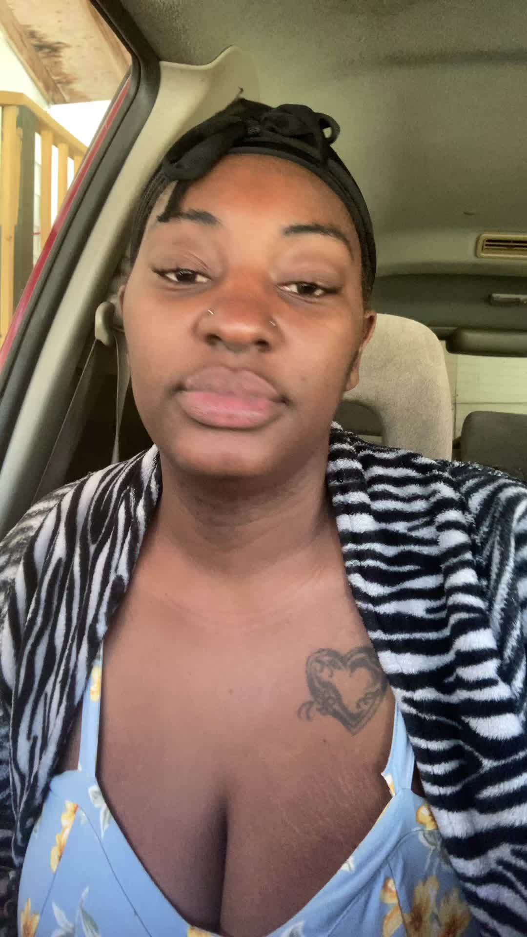 @MsPrettyTisha😊💜🧡💛💚🩷