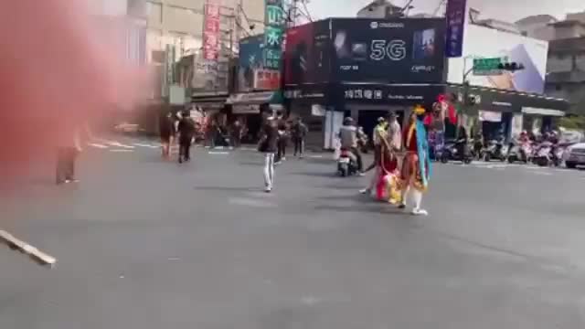 @YJ.