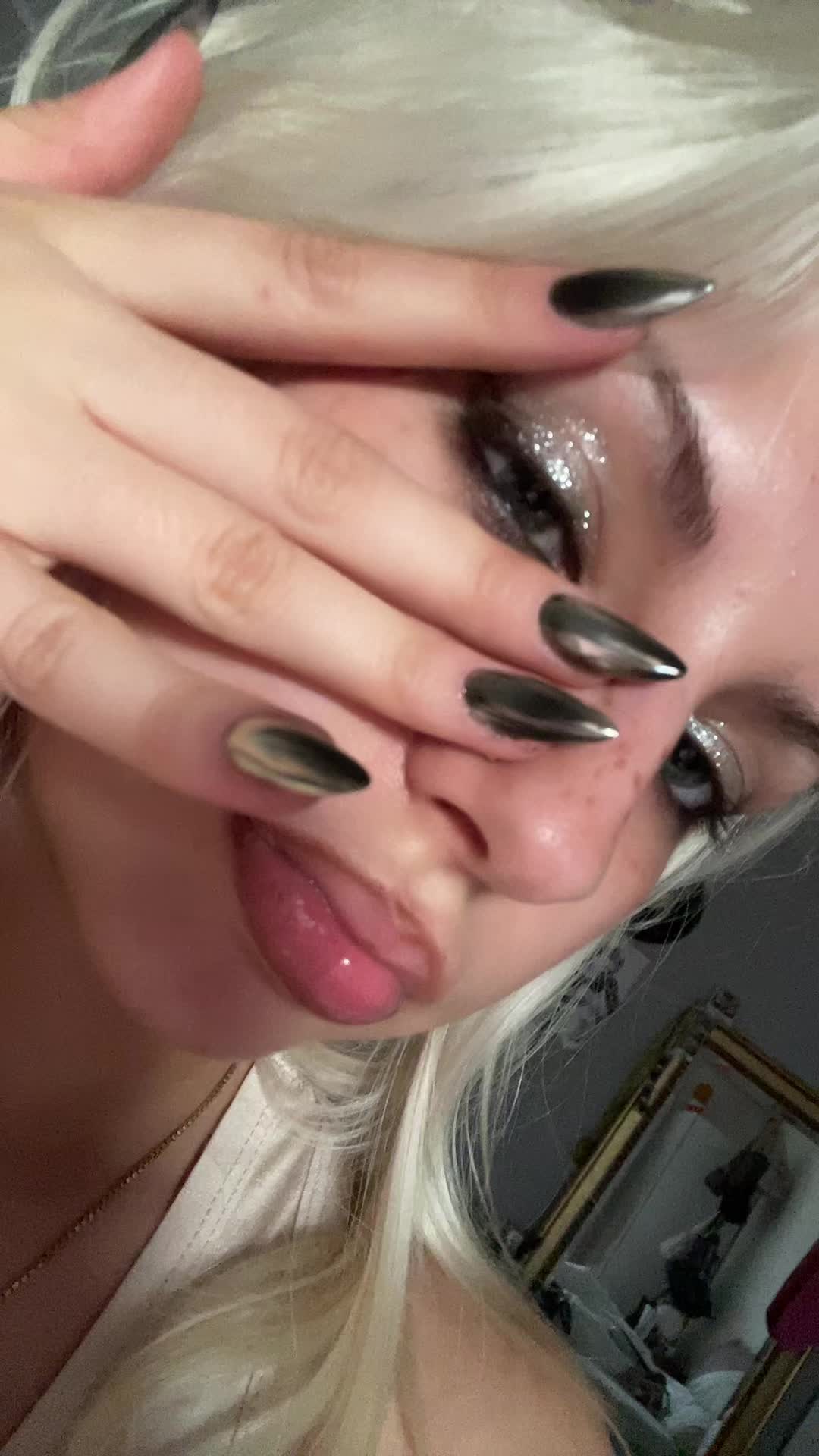 @J&ugrave;li-amelie