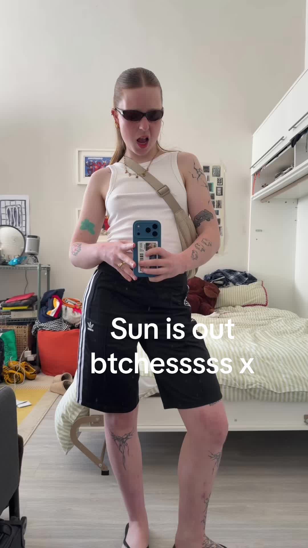 @serenaarmstrong_