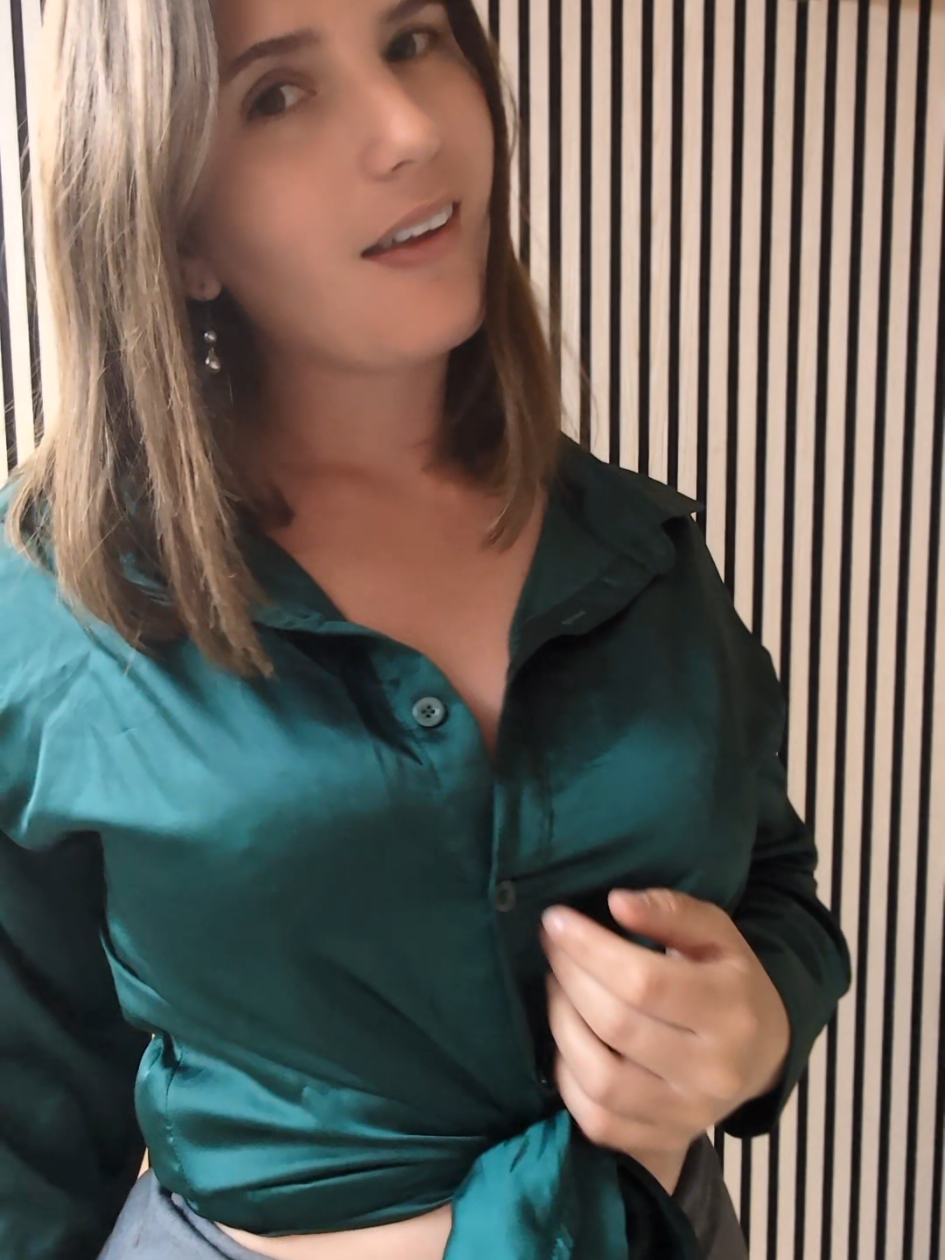 @justme-elena