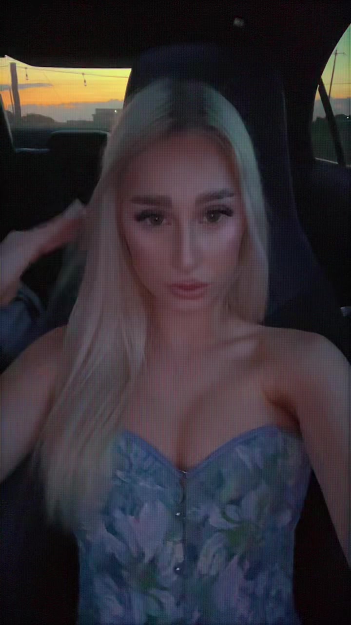 @karina