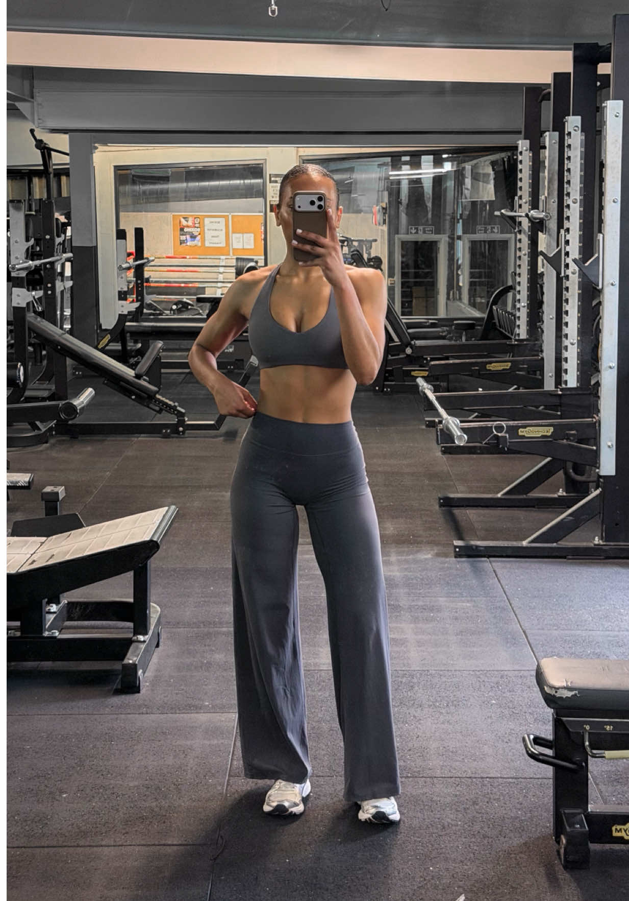 @Nia