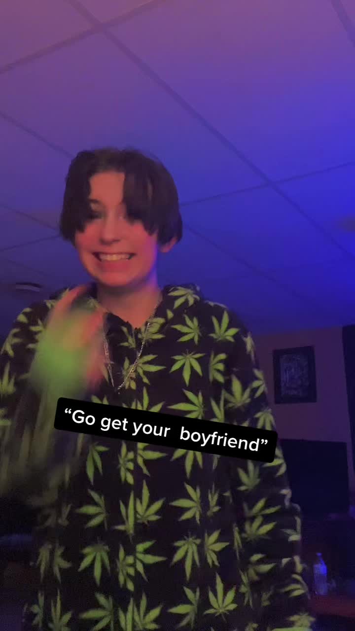 @irrelevant izzy💜