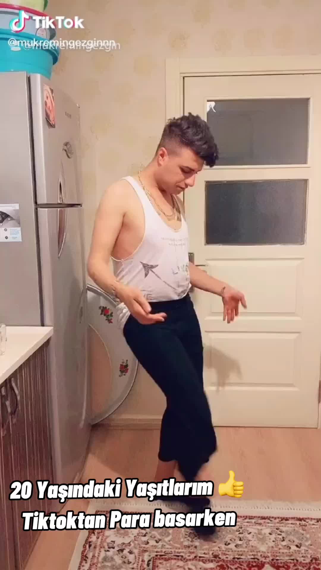 @𝘼𝙔𝘿𝙄𝙉 𝙆𝙄𝙍𝙈𝙄𝙕𝙄 🇹🇷